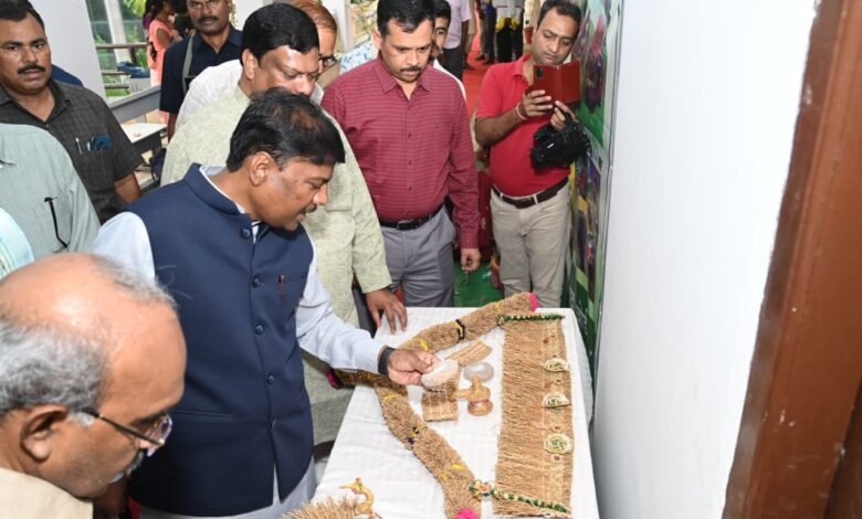 औषधीय खेती से किसानों की बढ़ेगी कमाई, 54.36 लाख की अग्रिम प्रोत्साहन राशि जारी 1 Farmers' earnings to rise through medicinal farming; advance incentive amount of ₹54.36 lakh released.