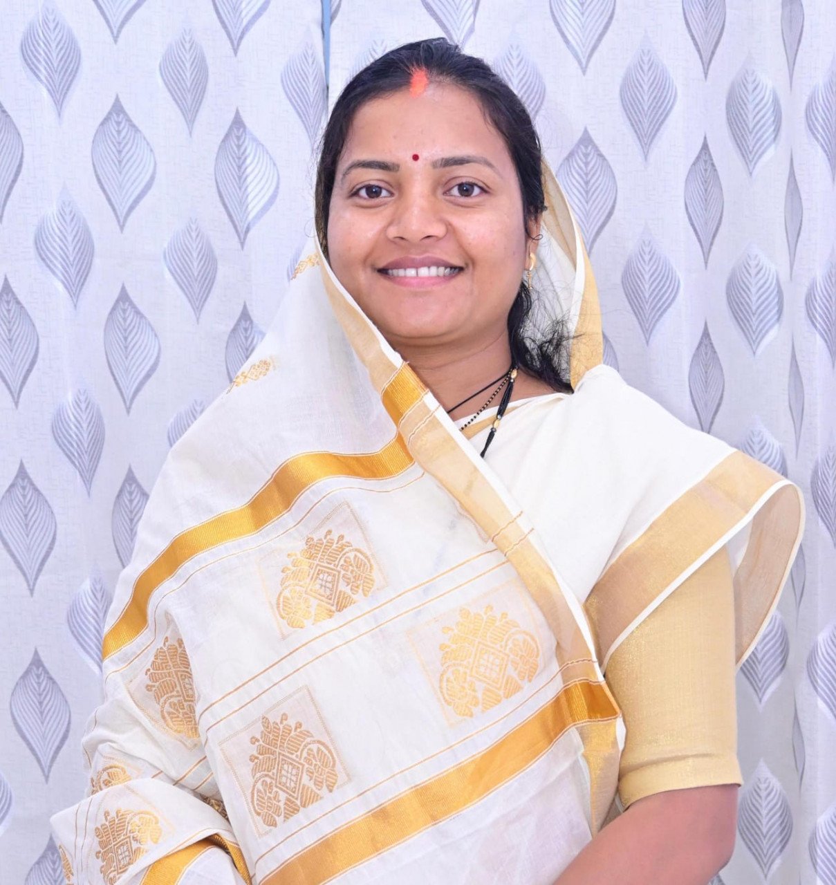 Demand raised for Ambikapur-Nizamuddin Express to halt at Bishrampur; Minister Lakshmi Rajwade takes up the matter with the Railways.