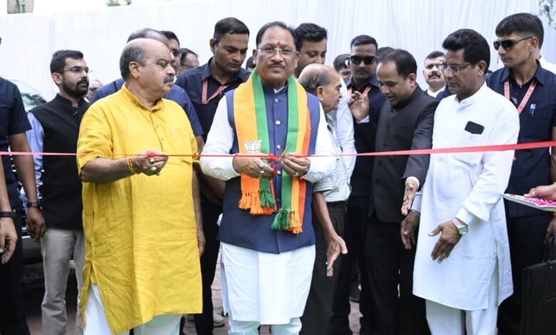 From patriotism to development… Chhattisgarh’s saga of pride showcased at the Town Hall; CM Sai inaugurates the seven-day exhibition.