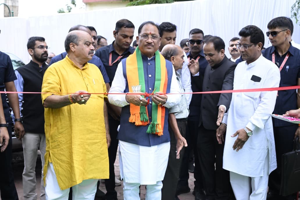 From patriotism to development… Chhattisgarh’s saga of pride showcased at the Town Hall; CM Sai inaugurates the seven-day exhibition.