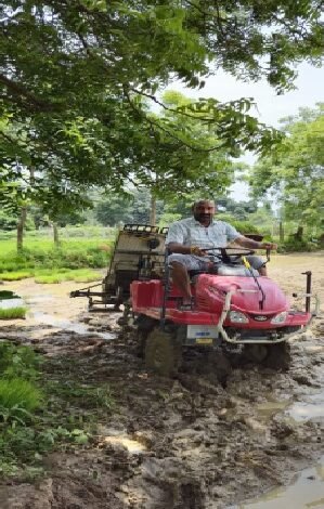 Quit his job, transformed barren land, and scripted a new history in farming—Mohan Chandrakar becomes the ‘Rice Icon of India’.