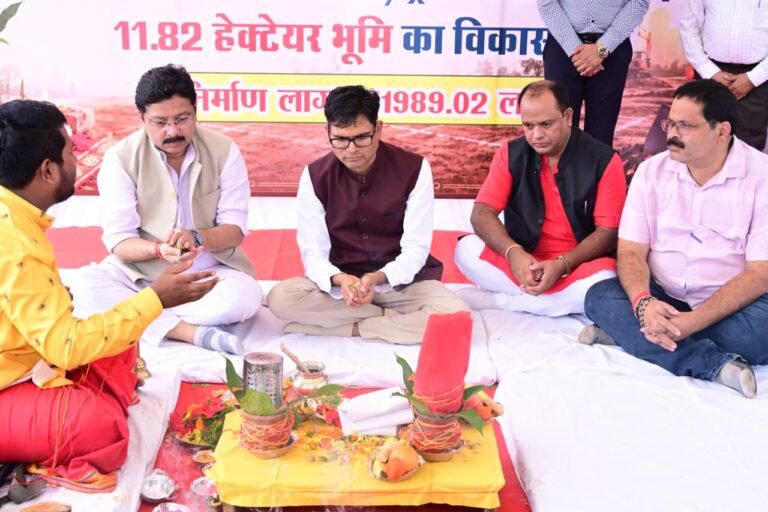 Ground-breaking ceremony for a ₹119.89 crore residential project in Naya Raipur; 704 flats and 348 buildings to be constructed.