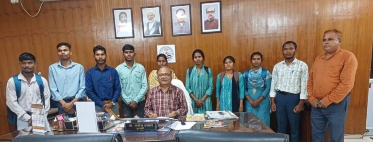 Journalism students from Bhanupratappur visited KTU and were introduced to modern media technologies.
