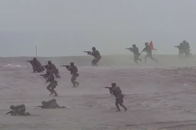What would happen if China attacked? Taiwan demonstrated its response on the coast.