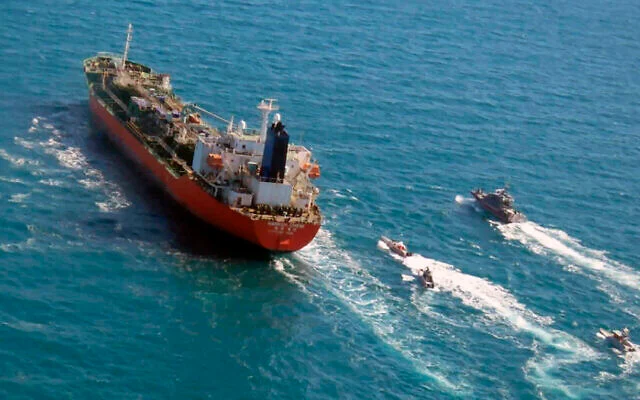 America's final ultimatum! Nuclear fleet deployed in the Persian Gulf; the Middle East shaken by the encirclement of Iran.