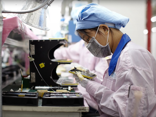china-factory-activity-improves-manufacturing-remains-contraction