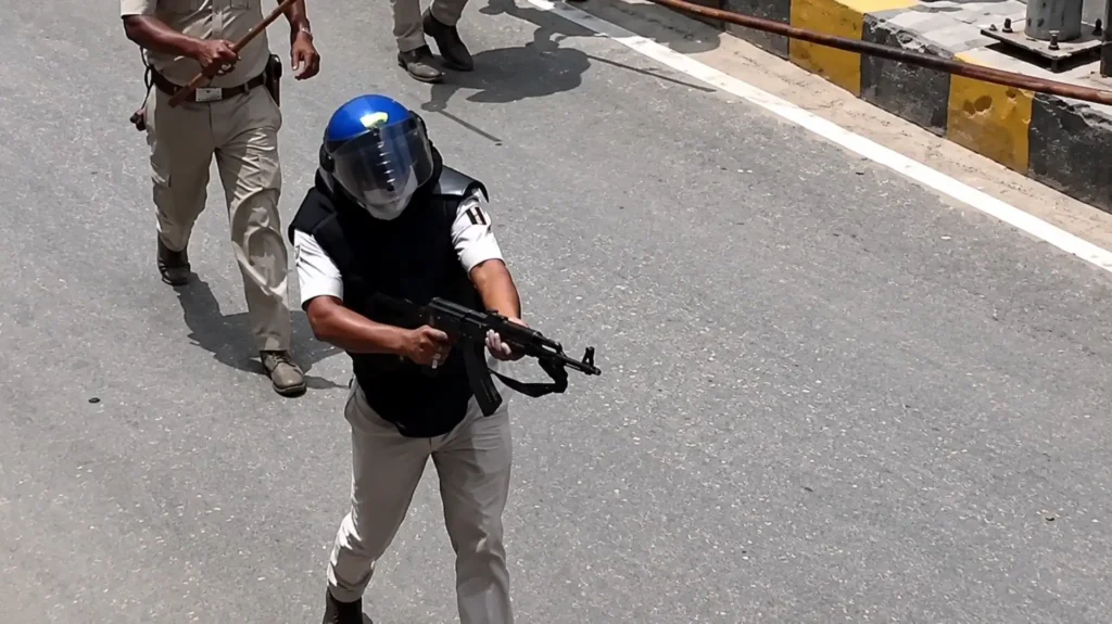 AK-47s used against protesters in Bihar! Government's response in Supreme Court: No one was injured by the gunfire.
