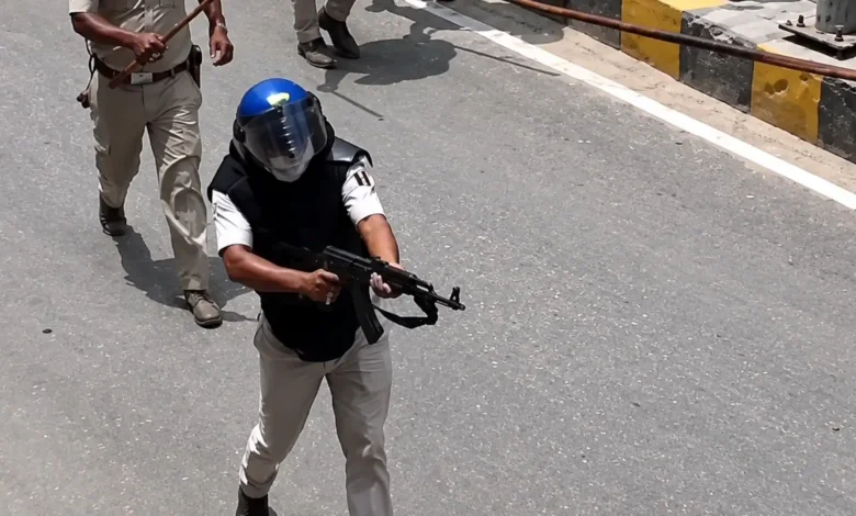 AK-47s used against protesters in Bihar! Government's response in Supreme Court: No one was injured by the gunfire.