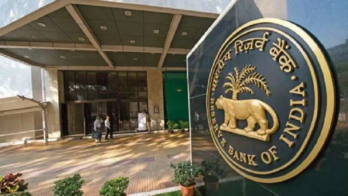 Do the policymakers sitting in the chambers of the Reserve Bank ever feel the temperature of the common man's kitchen?