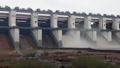 Photo of धमतरी में बारिश का कहर, गंगरेल बांध के तीन गेट खुले; महानदी का जलस्तर बढ़ने का खतरा, तटीय गांवों में हाई अलर्ट