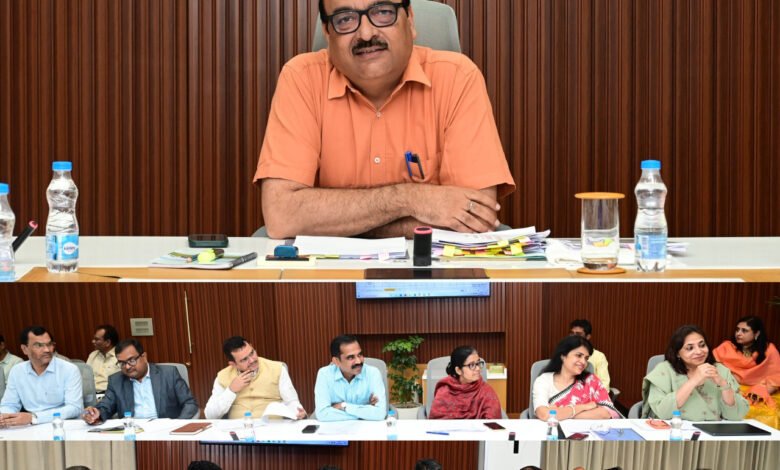 Recruitment process in Chhattisgarh set to gain momentum! Chief Secretary Vikas Sheel reviews status of vacant posts and 2027 recruitment plans.