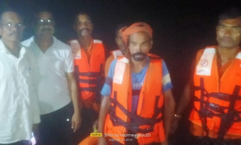 A battle against death in the raging river! SDRF team rescues villager stranded on a rock.