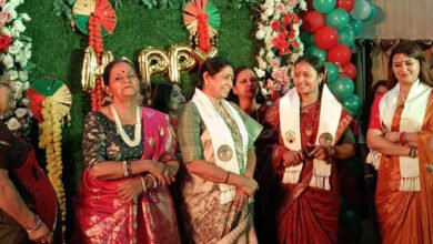 Photo of तीज महोत्सव में दिखा महिला पत्रकारों का जलवा! लक्ष्मी राजवाड़े, लक्ष्मी वर्मा और भावना बोहरा ने रैंप वॉक से बढ़ाई रौनक