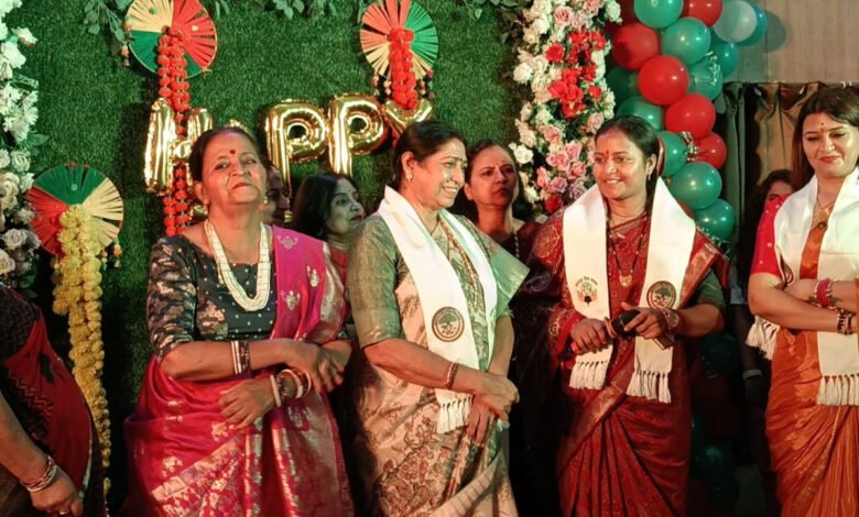 Women journalists dazzled at the Teej festival! Lakshmi Rajwade, Lakshmi Verma, and Bhavna Bohra added glamour to the event with their ramp walk.