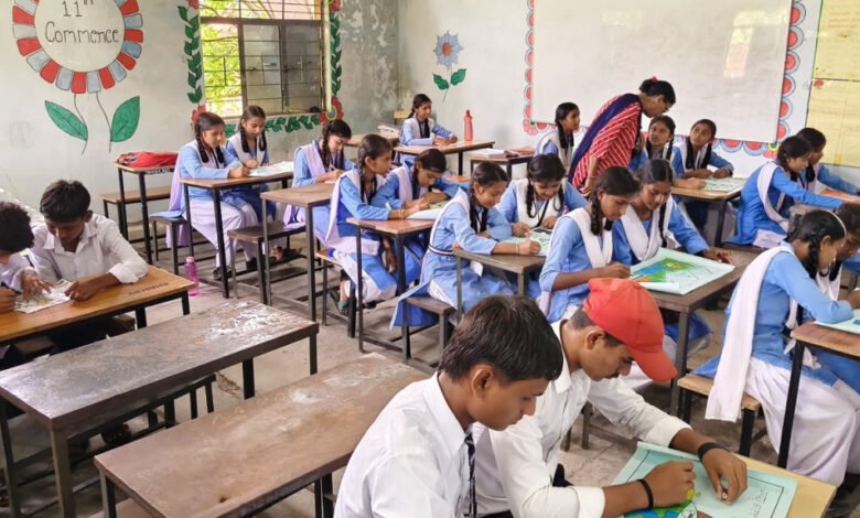 Children from Dhamtari depicted ‘India of My Dreams’ through colors and words.