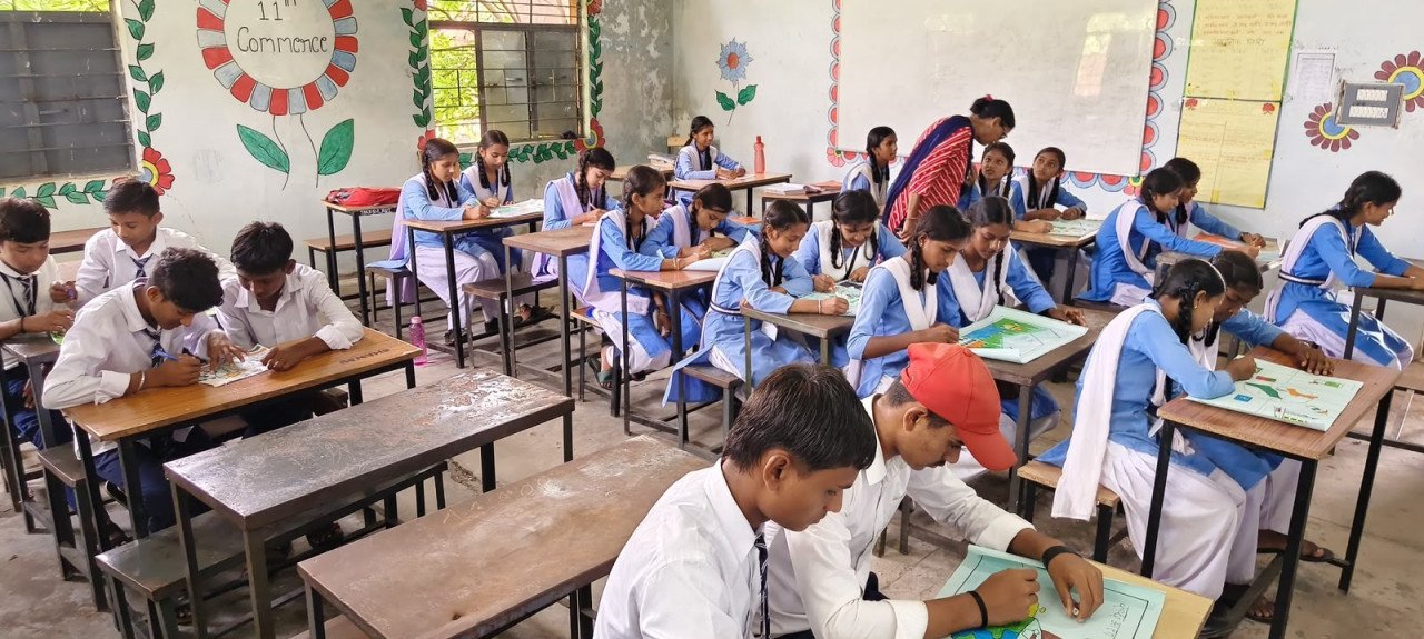 Children from Dhamtari depicted ‘India of My Dreams’ through colors and words.