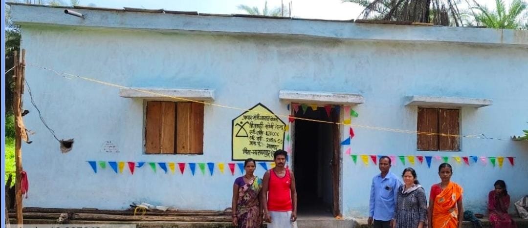 Sonibai’s life journey: From a mud house to a concrete home; PM Awas Yojana transformed her family's fortunes.