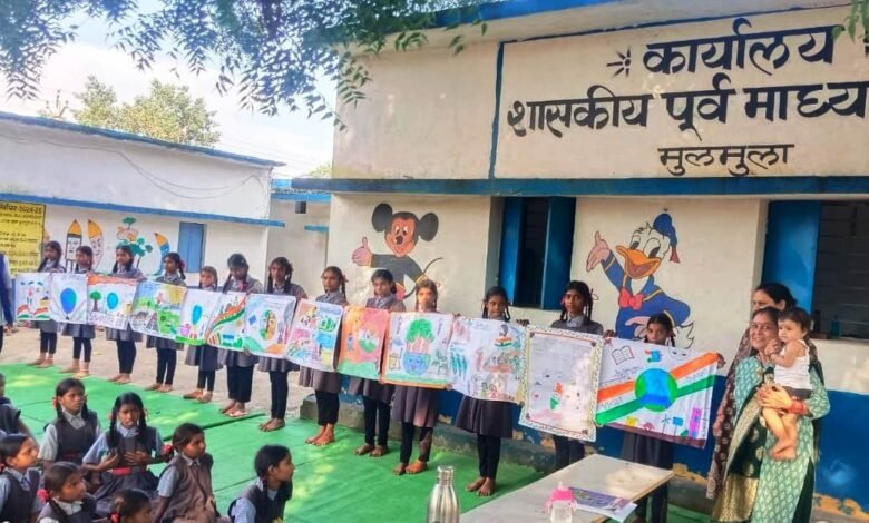 जांजगीर-चांपा के 1.29 लाख विद्यार्थियों ने रंगों और शब्दों में सजाया ‘मेरे सपनों का भारत’ 1 1.29 lakh students from Janjgir-Champa depicted ‘India of My Dreams’ through colors and words.