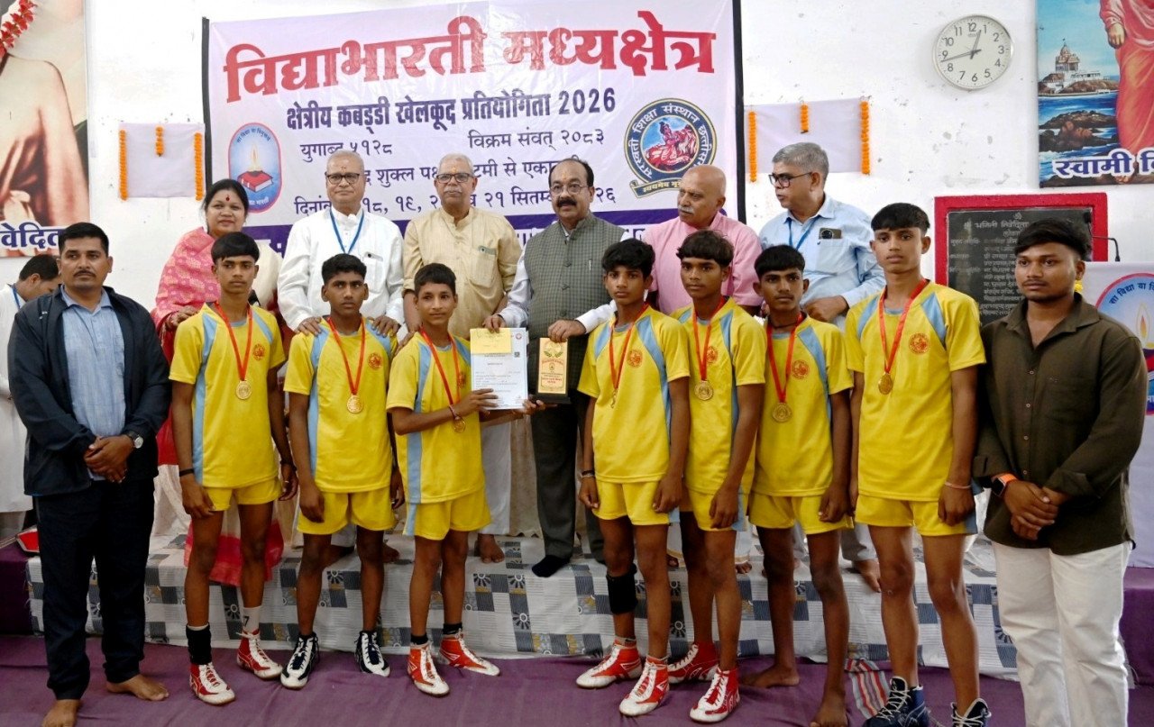 Thrilling Kabaddi action in Champa; Arun Sao instills a winning spirit in the players.