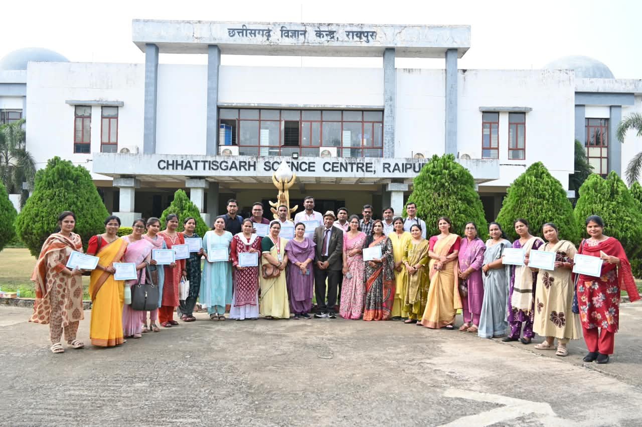 Innovative approach to teaching mathematics in Raipur; teachers receive ‘Fear to Fascination’ training.