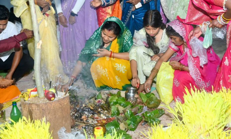 Lakshmi Rajwade participated in the Karma Puja in her native village, Birpur, and conveyed a message about preserving nature and folk traditions.