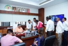 मंत्री राजेश अग्रवाल ने सुनी जनता की आवाज, समस्याओं पर अधिकारियों को दिए त्वरित समाधान के निर्देश 21 Minister Rajesh Agrawal listened to the public's concerns and directed officials to provide immediate solutions to the issues raised.