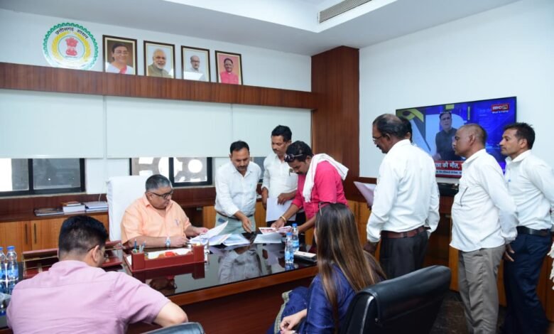 Minister Rajesh Agrawal listened to the public's concerns and directed officials to provide immediate solutions to the issues raised.