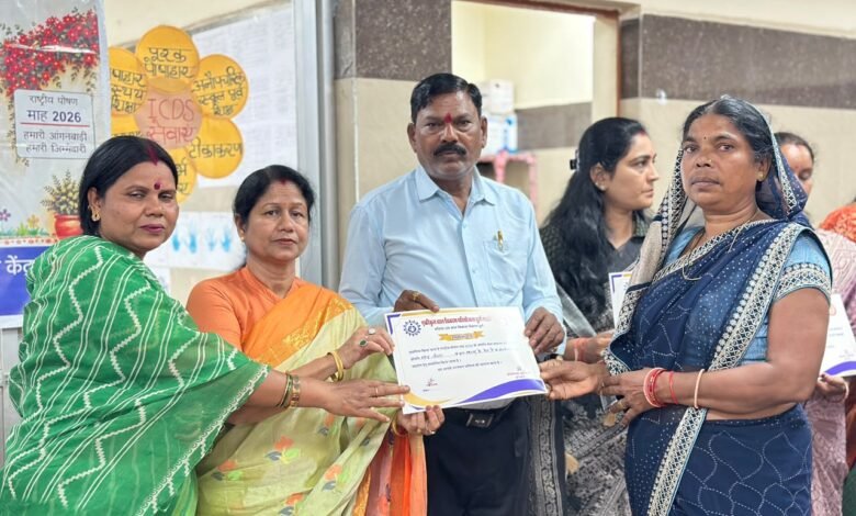 Message of nutrition resonates at ‘Angan Milan’ in Durg; outstanding Anganwadi workers and Mitanins honored.