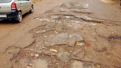Photo of सड़क बदहाल, सरकार खामोश! पेंड्रारोड की गड्डों से भरी ‘खूनी सड़क’ पर सियासत का तगड़ा धमाका, कांग्रेस ने जारी किया वीडियो
