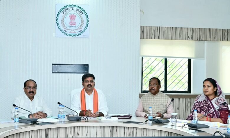 Deliberation on 16 cases related to political movements; recommendation to withdraw 9 cases; 2 cases to be reconsidered.