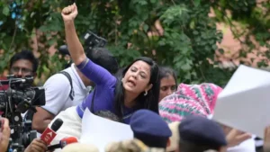 mahua-moitra-egg-attack-west-bengal-political-violence