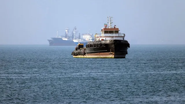 iran-irgc-strikes-oil-tanker-hormuz-strait