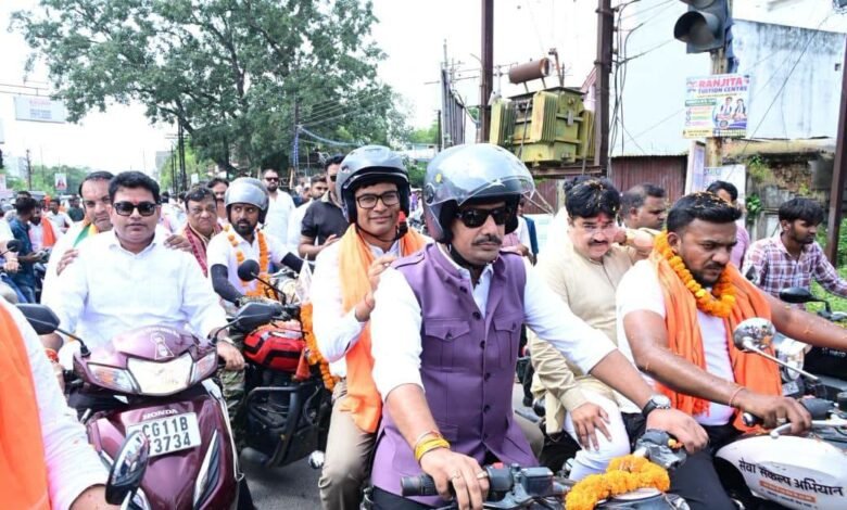 A message of service from Vadnagar to Varanasi; youth bike rally in Janjgir boosts enthusiasm.