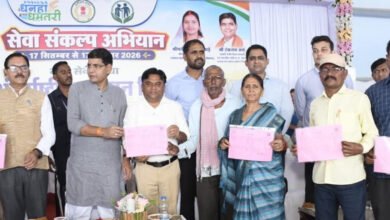 Grand event in Dhamtari to honor the elderly; 500 senior citizens felicitated with shawls and coconuts.