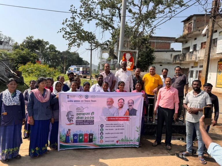 On Gandhi Jayanti, Minister Rajesh Agrawal picked up a broom and conveyed a message of cleanliness and service in Lakhanpur.