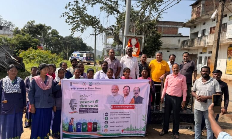 On Gandhi Jayanti, Minister Rajesh Agrawal picked up a broom and conveyed a message of cleanliness and service in Lakhanpur.