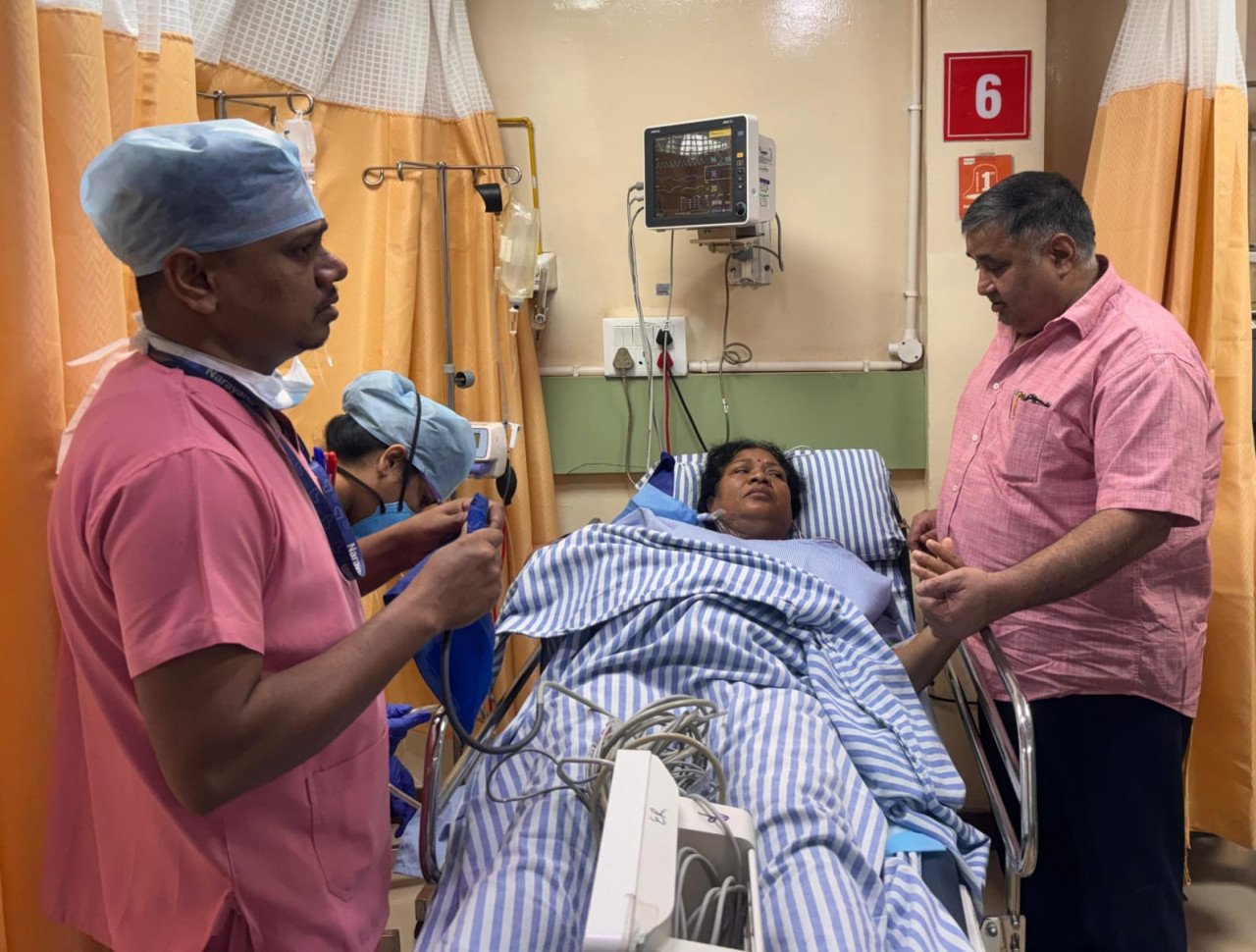 Upon reaching the hospital, Minister Rajesh Agrawal inquired about the condition of MLA Raimuni Bhagat and wished her a speedy recovery.