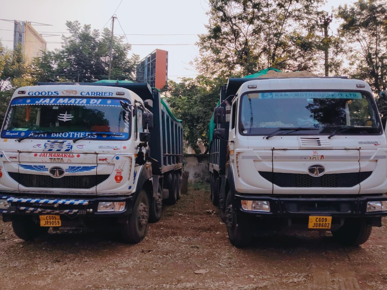 Major action by the Mineral Department in Bemetara! 6 hyva trucks seized for illegal sand transportation.