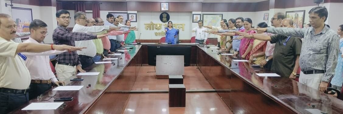 Initiative taken at Lok Bhawan to curb corruption; officials and employees take a major pledge