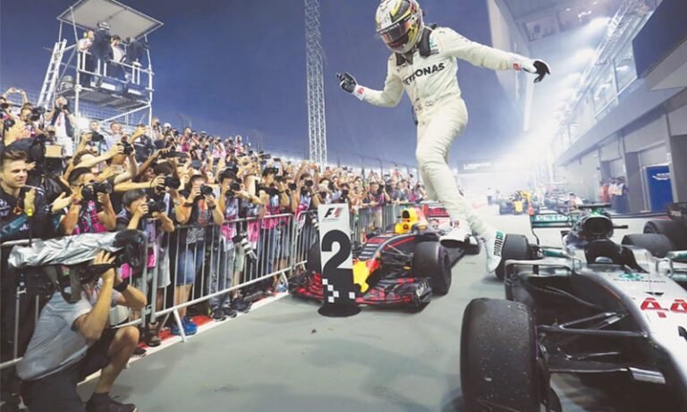 Singapore Grand Prix sprint crash Verstappen Russell