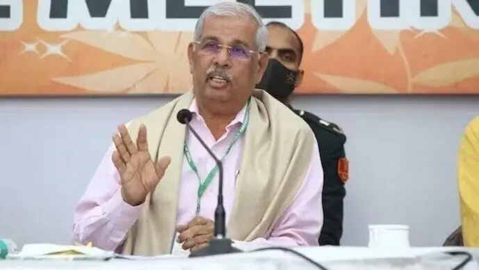 kerala-psc-chairman-removal-governor-arlekar-controversy