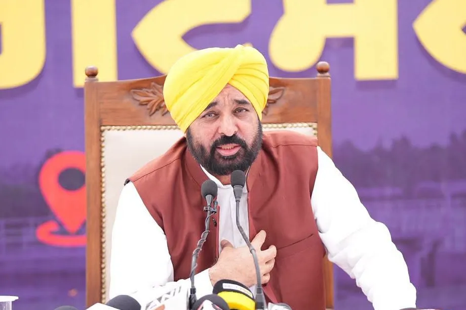 पंजाब के मुख्यमंत्री के खासमखास पर सीबीआई का शिकंजा: भगवंत मान की सरकार गिरने वाली है?