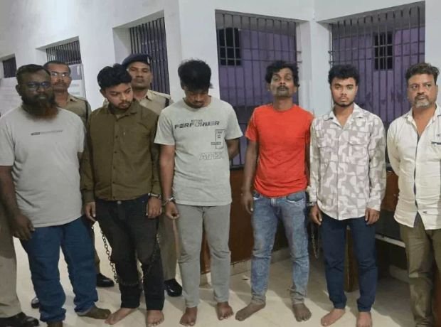 Sensational beef case in Rajnandgaon! 11 arrested, including the main accused; the accused were beaten outside the court.