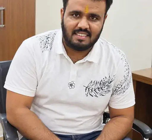 नोएडा की 68 मंजिला इमारत में दर्दनाक हादसा, 43वें फ्लोर से युवक ने लगाई छलांग 1 Tragic incident in Noida's 68-storey building; young man jumps from the 43rd floor.